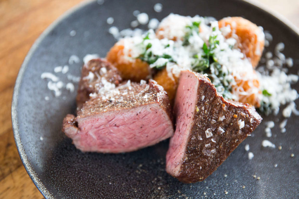 Pět způsobů, jak můžete dokončit svůj sous vide steak